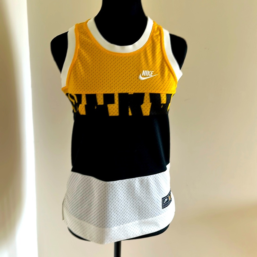 Nike Boys Basketball Jersey size M